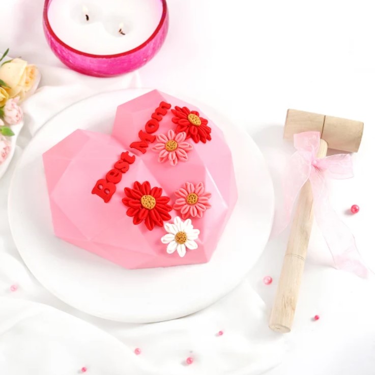 Mother S Day Surprise Heart Pinata Cake Creamys