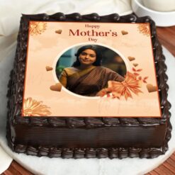 Beloved Memories Cake for Mom with personalized touches and delightful flavors, ideal for creating cherished memories on her special day.