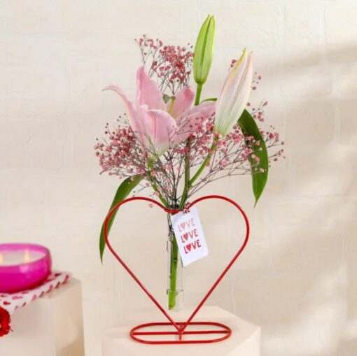 Heart's Delight Flower Ensemble – Charming Arrangement of Mixed Flowers to Express Love and Delight