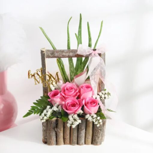 Charming bouquet of fresh roses designed as an Innocent Rose Delight for Mom, perfect for expressing love and admiration.