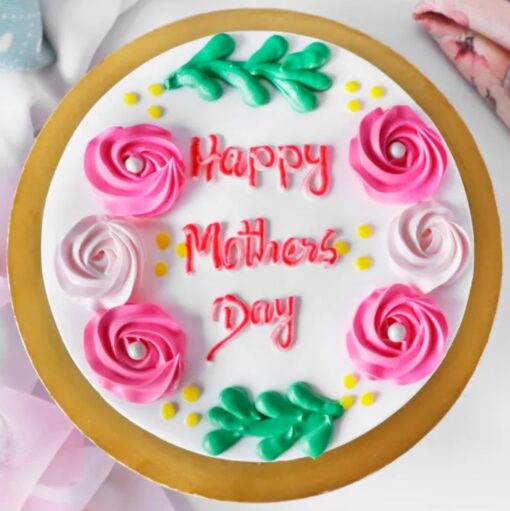 Mom's Sweet Rose Surprise Cake – Charming Cake with Rose Decorations and Hidden Treats for a Delightful Mother's Day