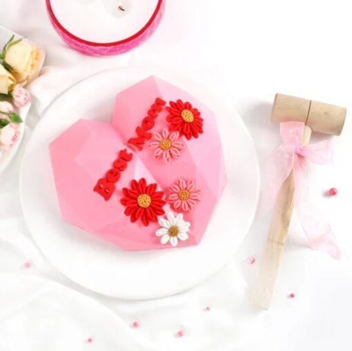 Mother's Day Surprise Heart Piñata Cake – Festive Cake with Hidden Treats for a Sweet Celebration