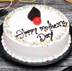 Nostalgic Mother's Day Cake with classic design and comforting flavors, perfect for evoking fond memories and celebrating her special day.