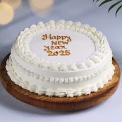 New Year Pineapple Cake – a beautifully decorated cake with tropical pineapple flavors, ideal for celebrating the New Year in style.