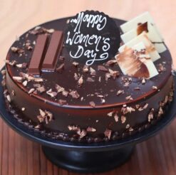 Women’s Day Kitkat Cake – a decadent chocolate cake adorned with Kitkat bars, perfect for celebrating strong and inspiring women.