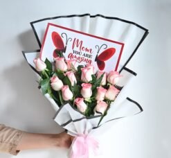 Classic Love Roses for Mom – A beautiful bouquet of fresh roses, perfect for expressing love, appreciation, and admiration on any occasion.