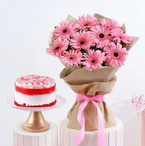 Pink Grace & Red Velvet Delight – A stunning pink floral bouquet paired with a rich red velvet cake, perfect for special occasions.