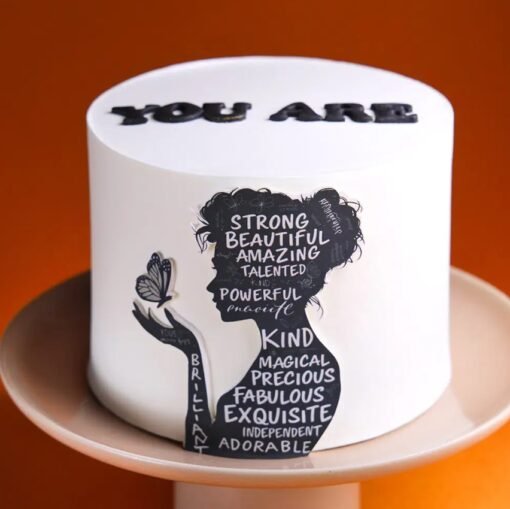 Ode To Mother’s Day Cake — elegantly designed cake with floral accents and heartfelt message, perfect for honoring mothers.